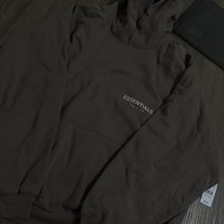 Essential Hoodie 