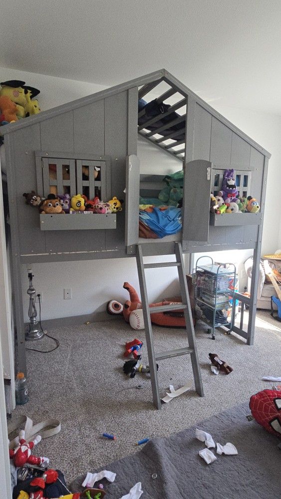 Twin Size Cabin Bed / Bunk Bed