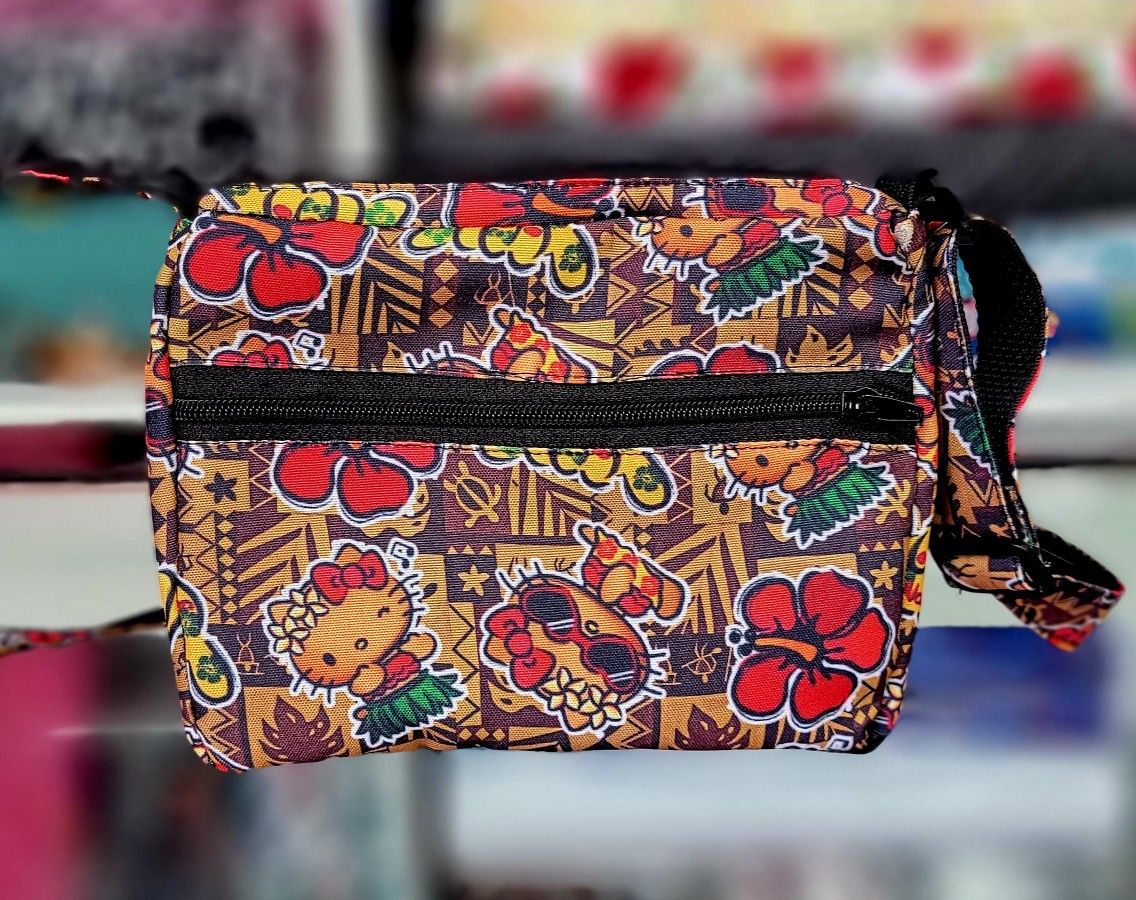 HELLO KITTY ALOHA HAWAII TRIBE PURSE BAG WITH ADJUSTABLE STRAP (BRAND NEW) 