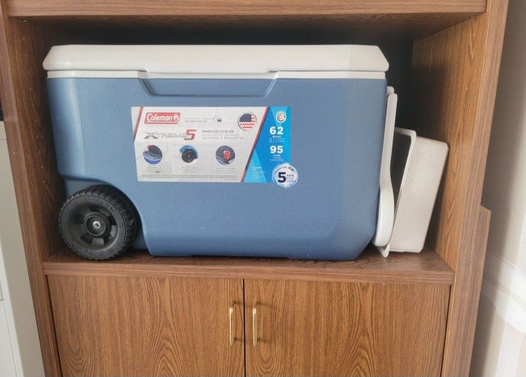 Cooler Big Size It Is New Cooler Big Size I buy $350 I Want To Move From State Thanks