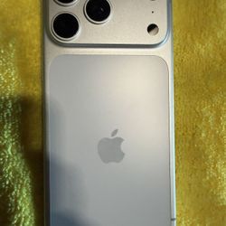 iPhone 17 Pro Max 512GB – Silver – Excellent Condition – Unlocked