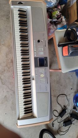 Yamaha DGX-505 Piano