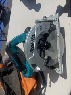 Makita 18V X2 LXT Lithium-Ion (36V) 7-1/4 in. Brushless Cordless Circular Saw (Tool-Only