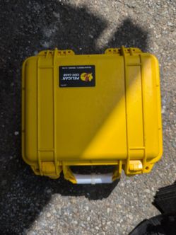 Pelican 1300 Case with Foam (Yellow)
