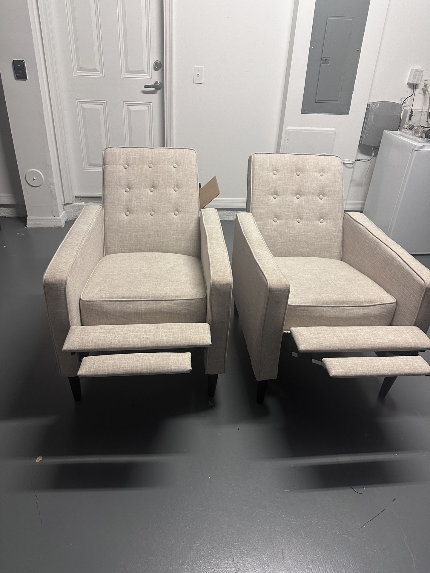 Set of Two Recliners