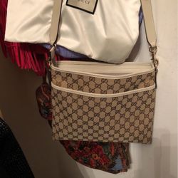 Auth Gucci Sign Ebony/beige .New