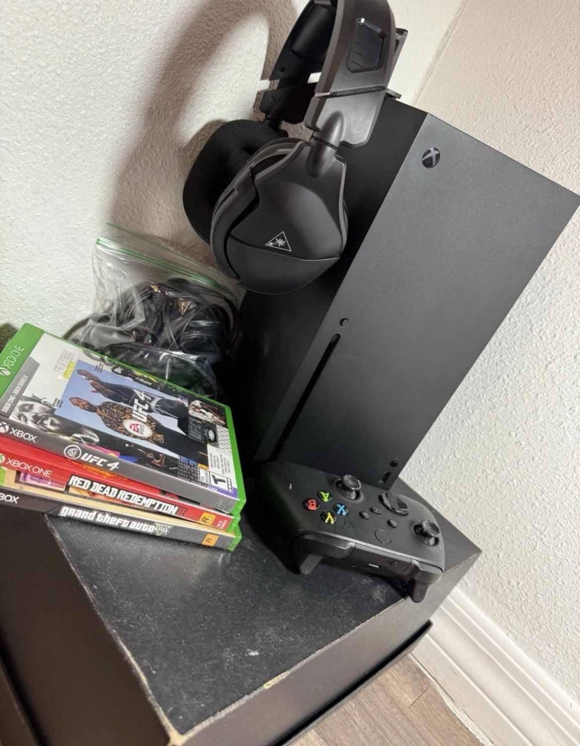Xbox Series X 1TB Bundle: Turtle Beach Headset, Controller, Cords Included. Full Box Bundle