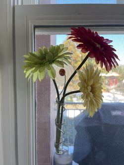 Suction Cup Window Mirror  Vase with Artificial Flowers
