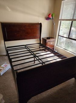 Quen Bed with Box