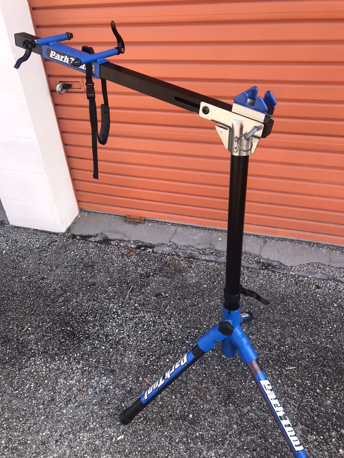 Park tools bike repair stand