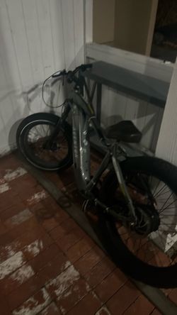 Broken Aventon
