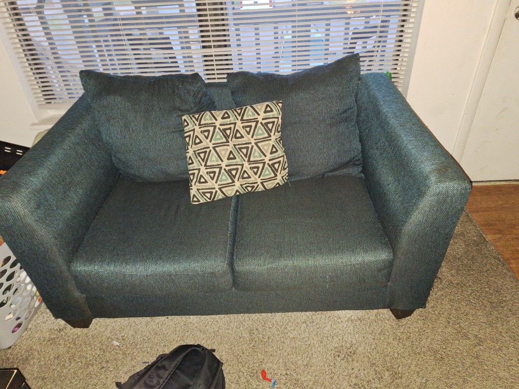 Loveseat / Small Sofa
