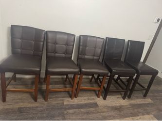 Dining table in marmol and leather