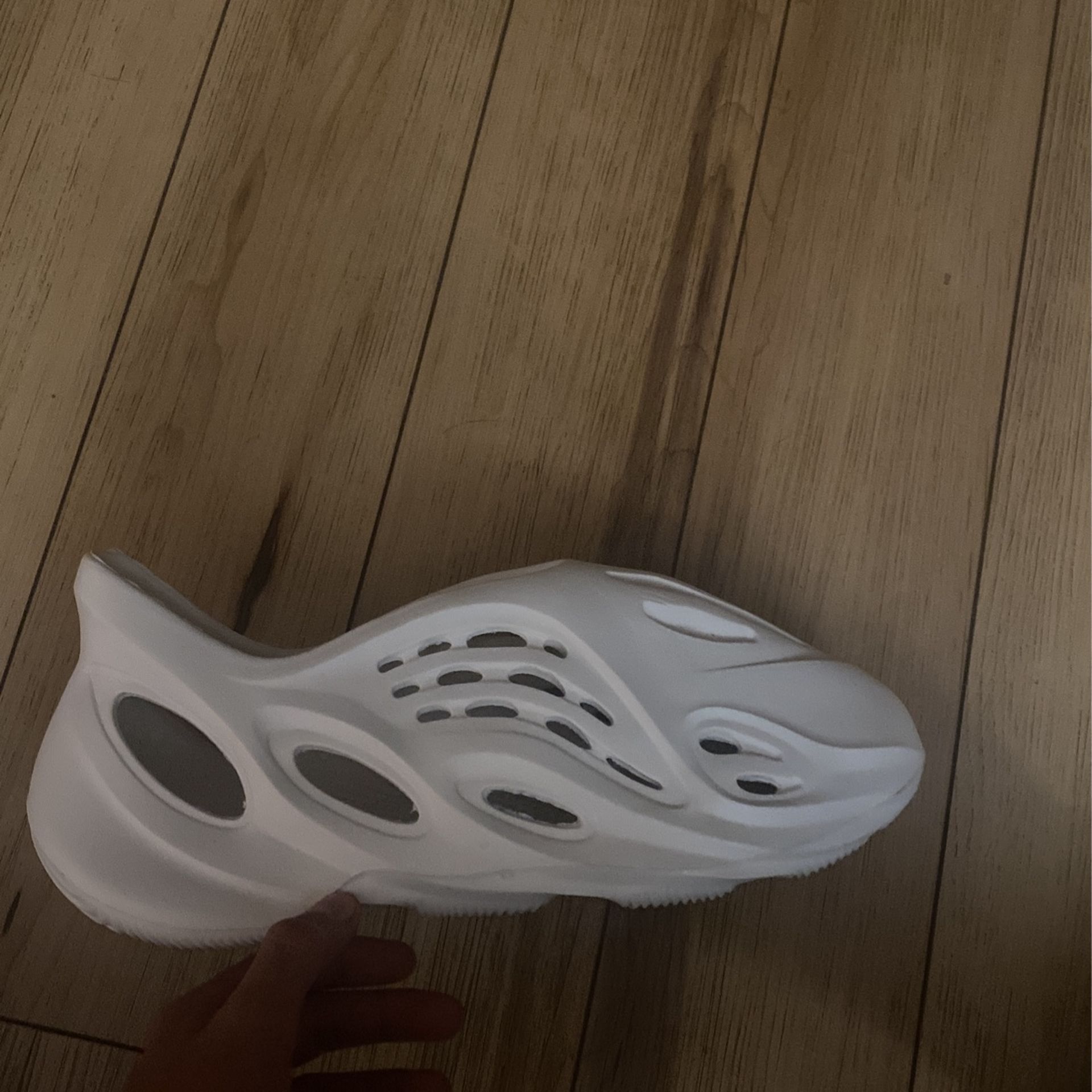 Replica Foam Runners