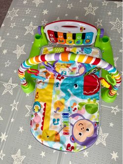 Fisher-Price Baby Playmat Deluxe Kick & Play Piano Gym