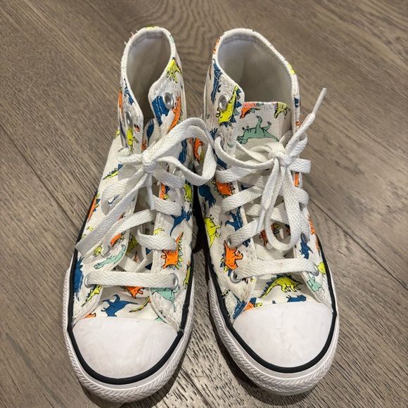 Junior converse dinosaur high tops size 1 white