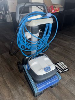 Dolphin S300 Pool Cleaner