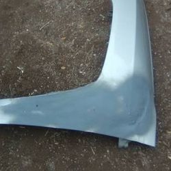 Used Fender Jeep Compass $15