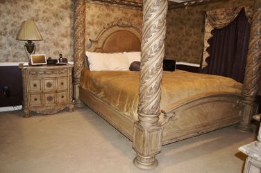 North Shore King Bedroom set