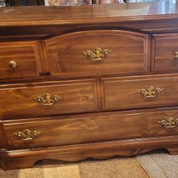 BASSETT Furniture 3 Drawer Dresser
