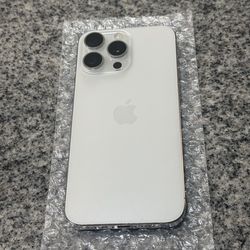 iPhone 15 Pro Max 256GB Unlocked