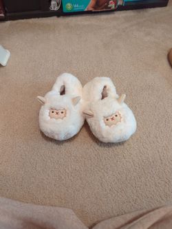 Brand New Winter Slippers For Kids (Size Youth1-2)