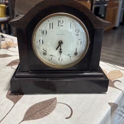 Vintage Seth Thomas Mantle Clock with Key