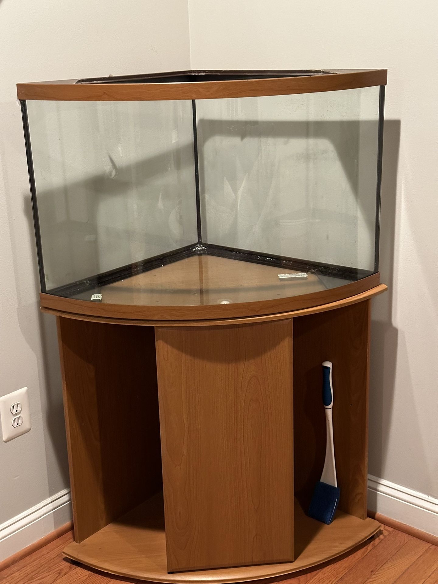 Corner Aquarium & Stand - 55 G w/Equipment