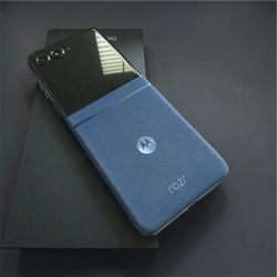 Tmobile phone razr 2025. 256 gig