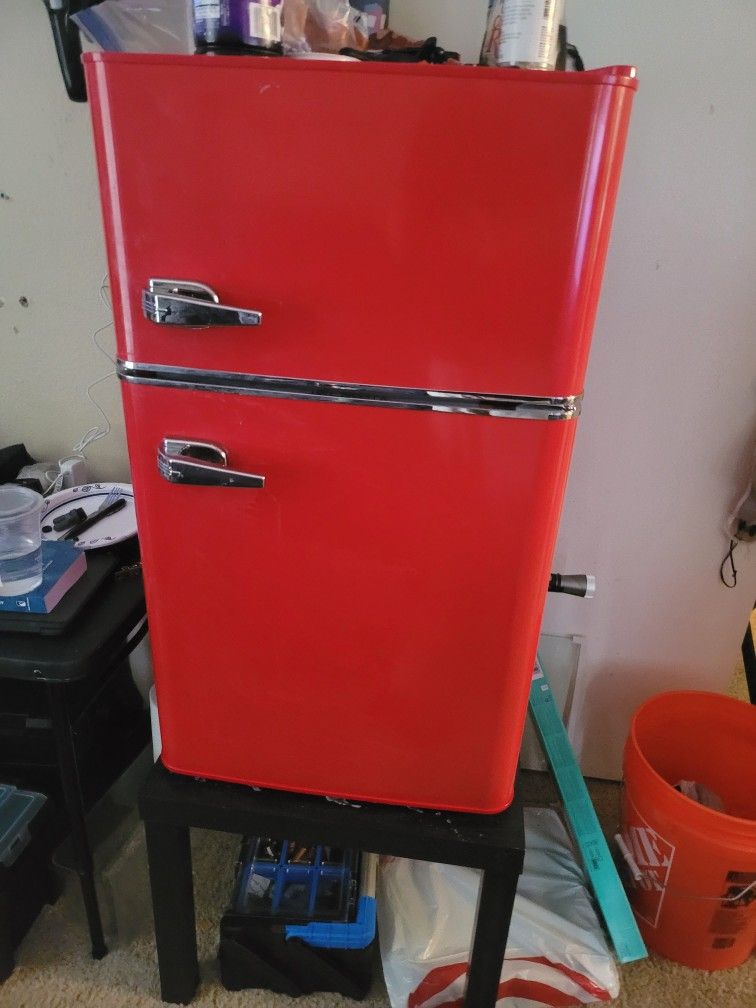 Mini Retro Fridge With Freezer 3.6 Cubic Feet