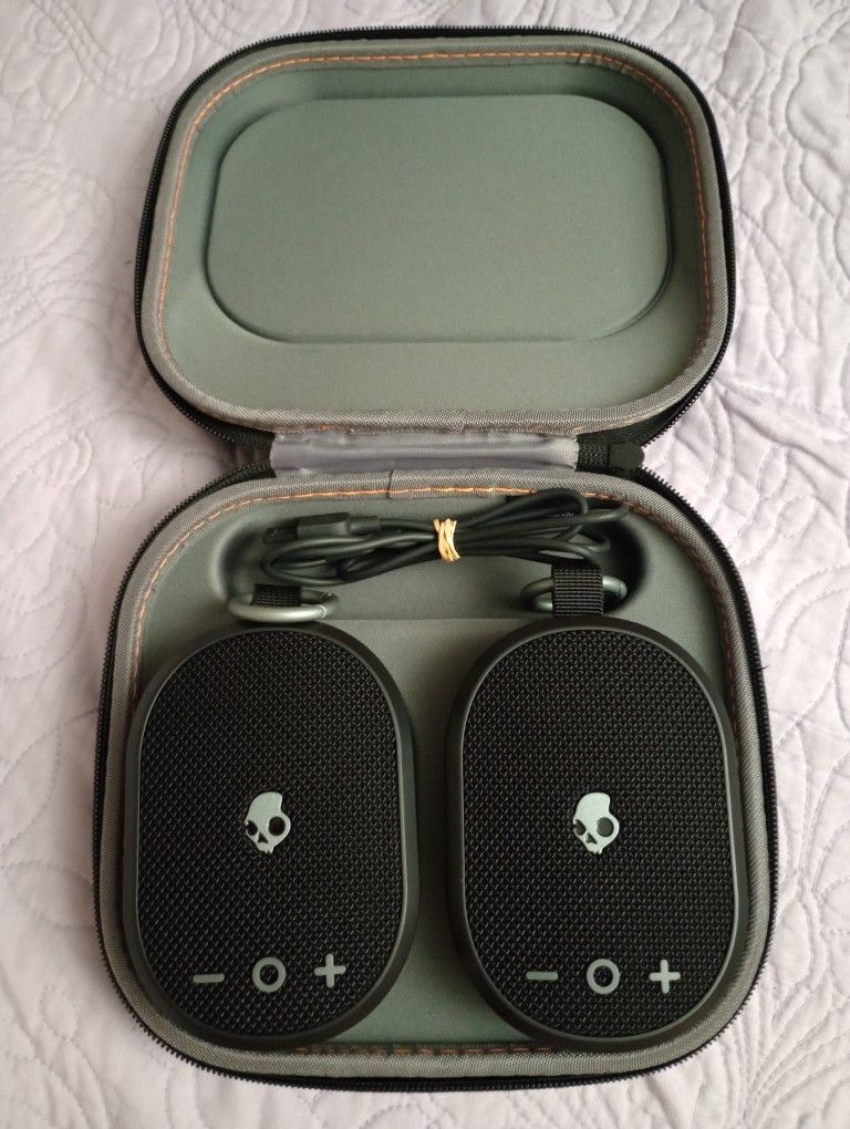Skullcandy Kilo Wireless Bluetooth Speaker with Case Bundle, 2 Pack