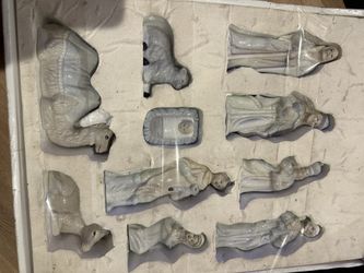 10 Pieces Porcelain Nativity Set
