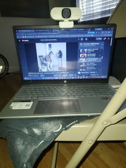 HP Touchscreen + HD Webcam