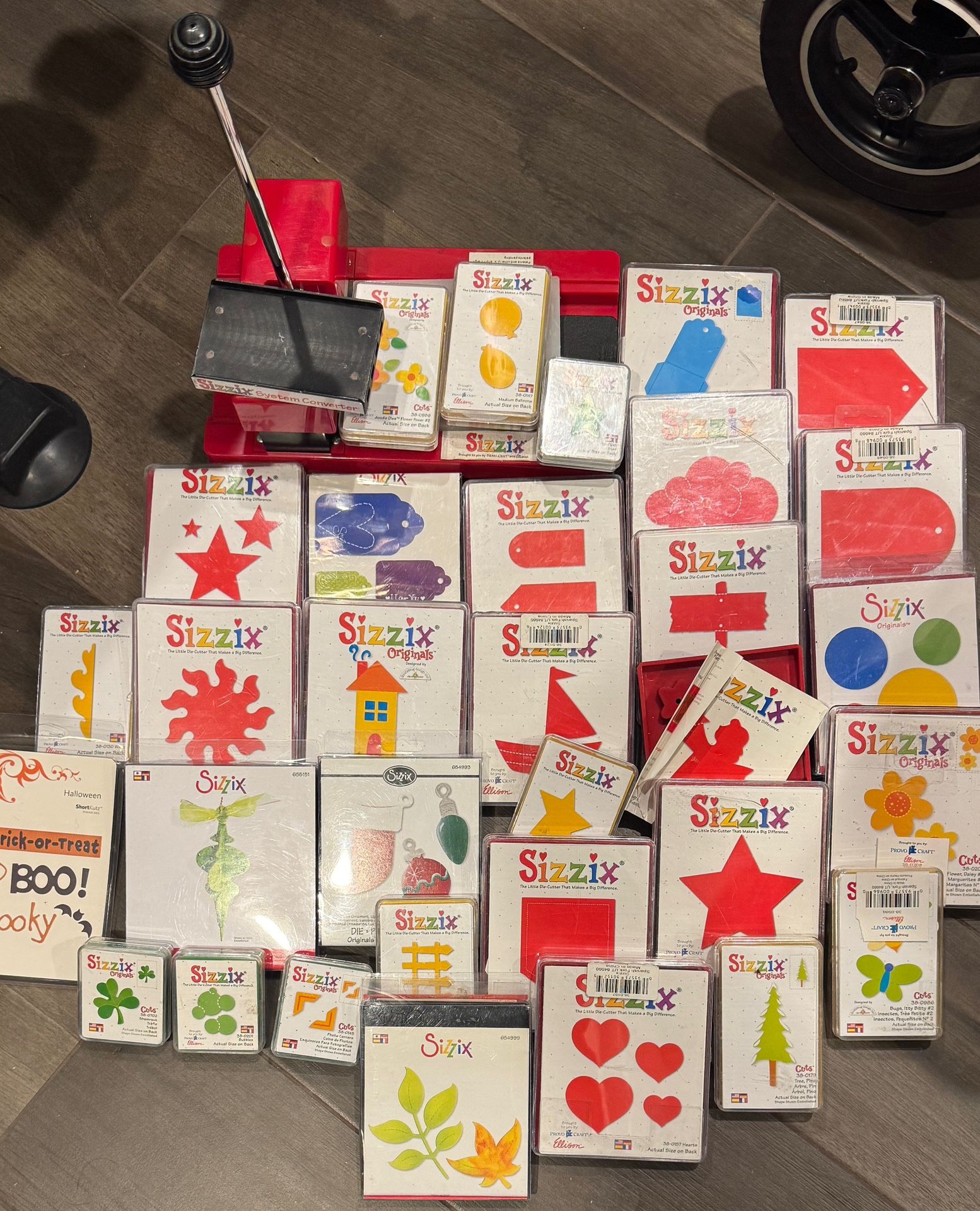 Sizzix Die Cut With 33 Plates