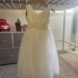 Flower Girl Dress - Fits 2T-3T. New 