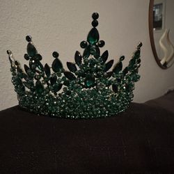 Emerald Green Crown