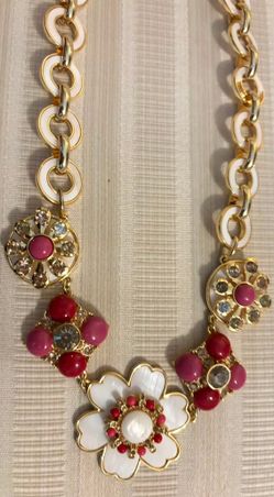 Flower statement necklace