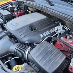BRAND NEW 5.7L Hemi