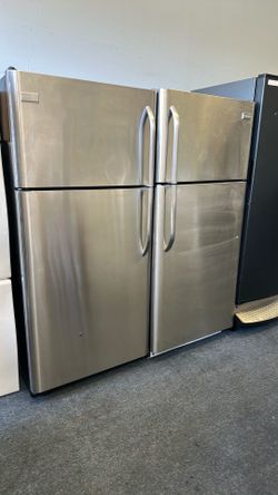 Stainless steel top freezer fridge