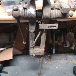 Blacksmith Post Leg Vise