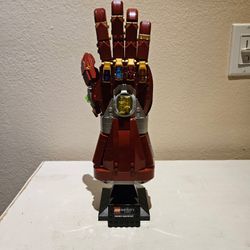 LEGO Nano Gauntlet