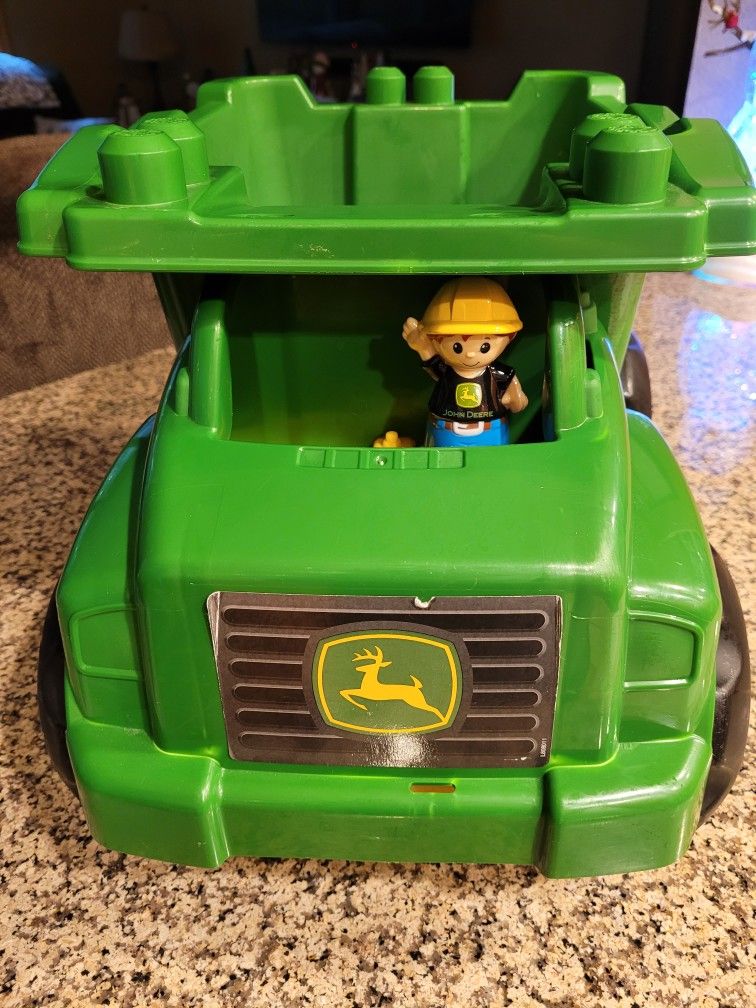 Mega Bloks John Deere Large Vehicle Dump Truck