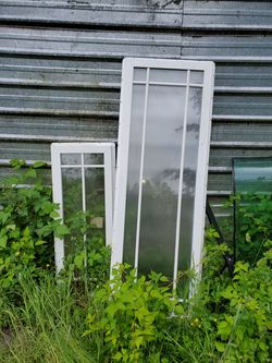 New Vinyl windows. Never installed. Measurements are rough openings of 18" ×36" and 24"×60" $100 for the big one, $50 for the smaller.