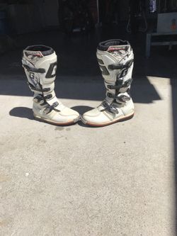 Motorcycle boots