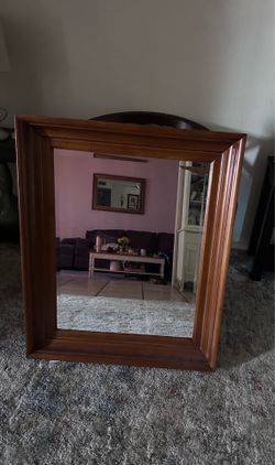 Hanging wall mirror