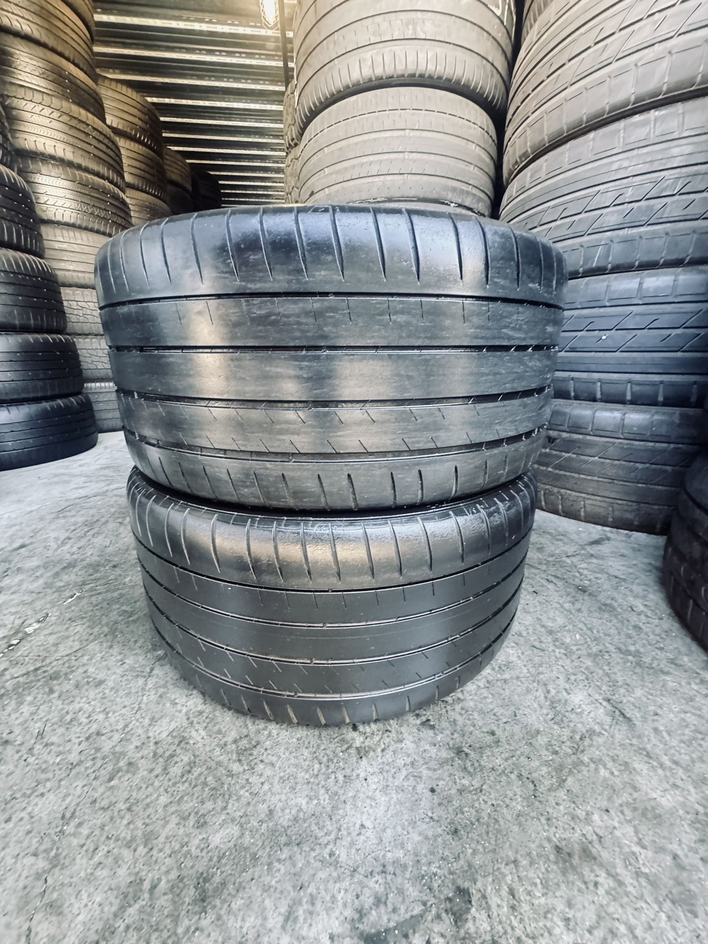 265/35/19 Michelin Pilot Sport 4s 50%+ Tread (2)