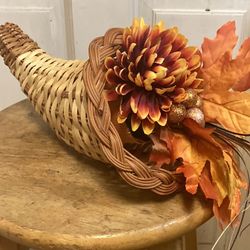 Autumn / Thanksgiving Themed Cornucopia Harvest Basket 