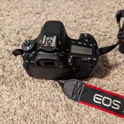 Canon EOS 70D Camera With EFS 18-135MM lens