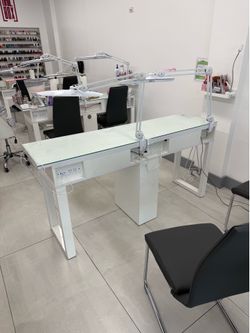 Manicure Table