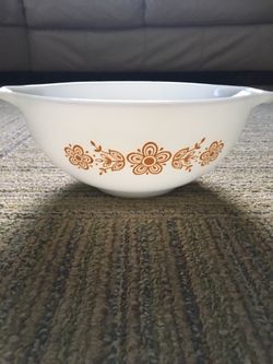 Vintage Mid Century Era Pyrex 2.5 QT marked 443